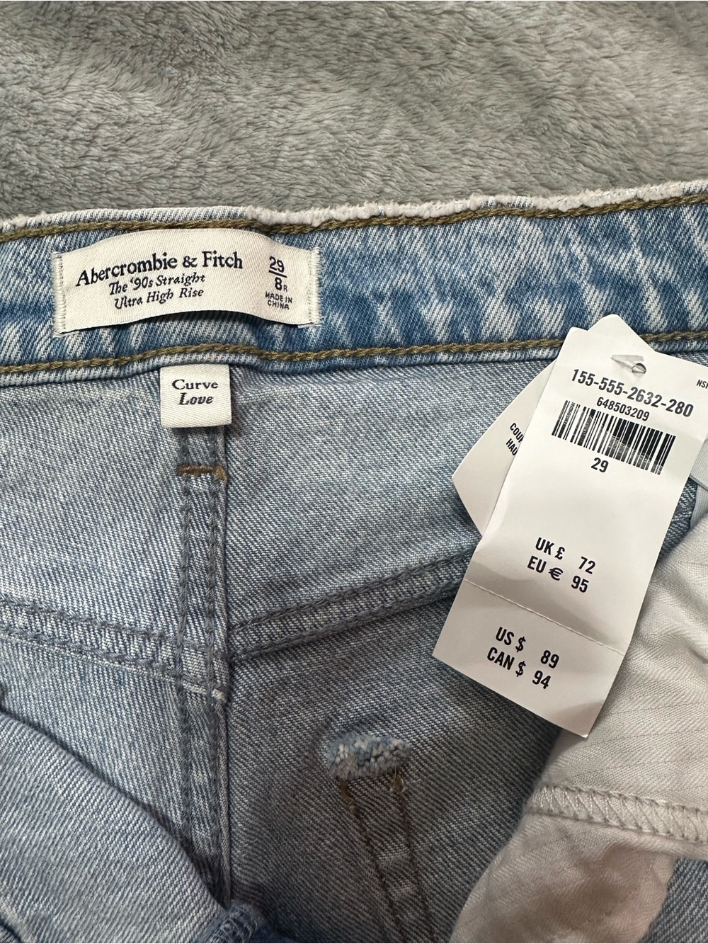 Abercrombie & Fitch Light Wash '90s Straight High-Rise Jeans